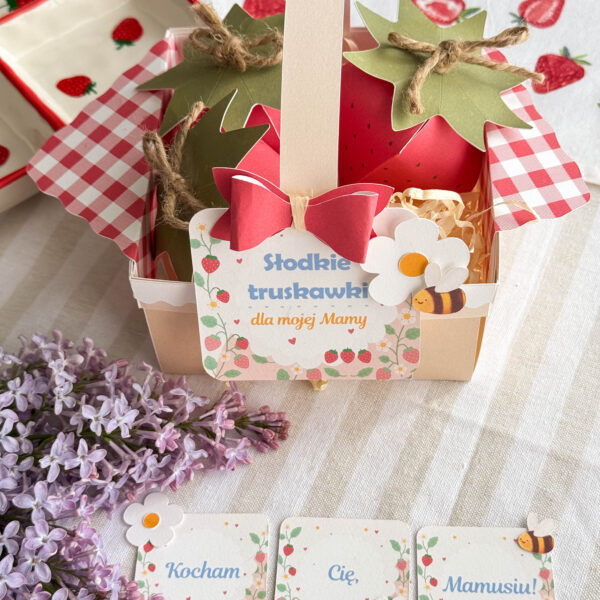 Koszyczek z Truskawkami dla Mamy