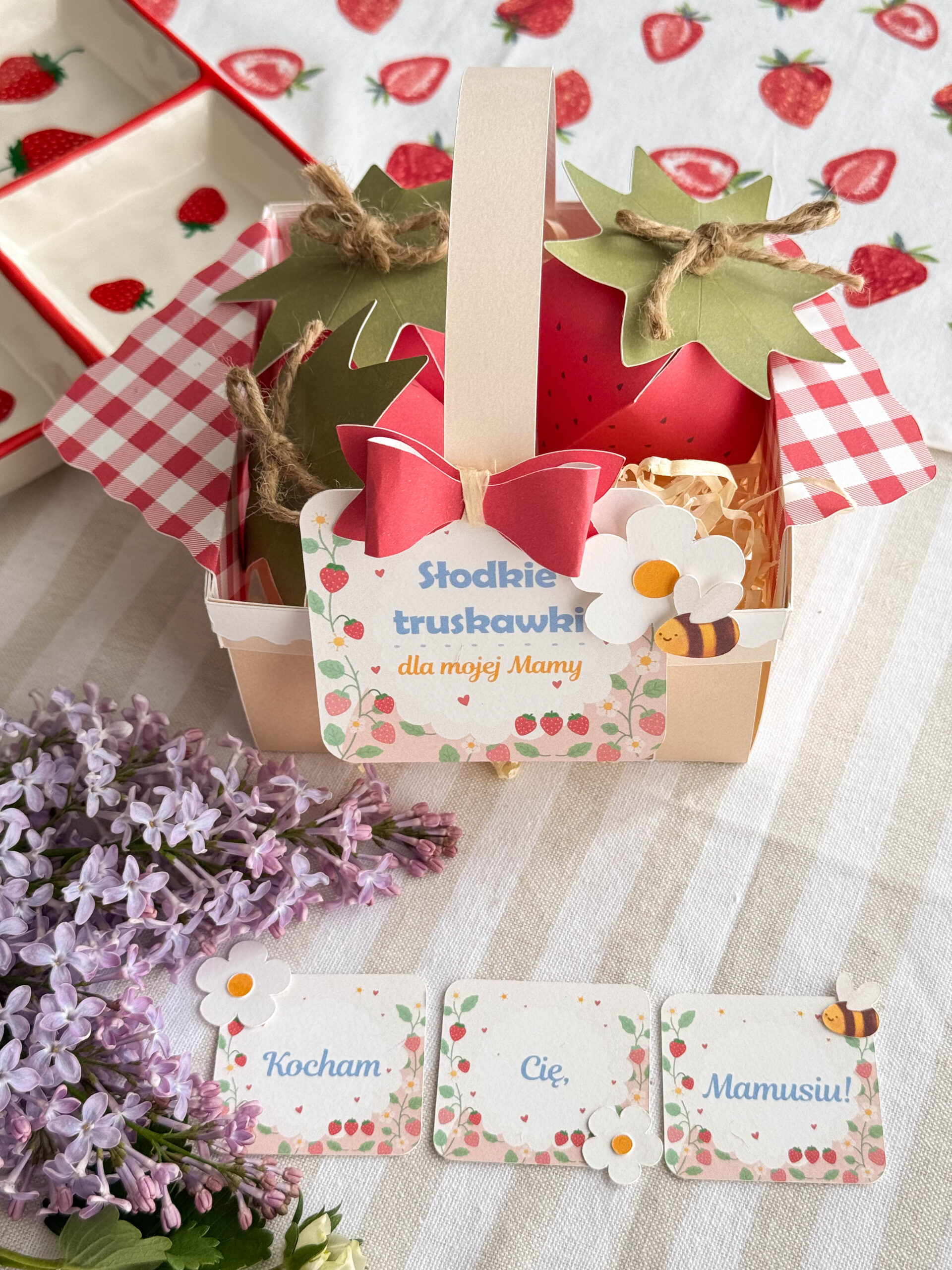 Koszyczek z Truskawkami dla Mamy